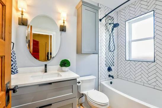 Bathroom cleaning service